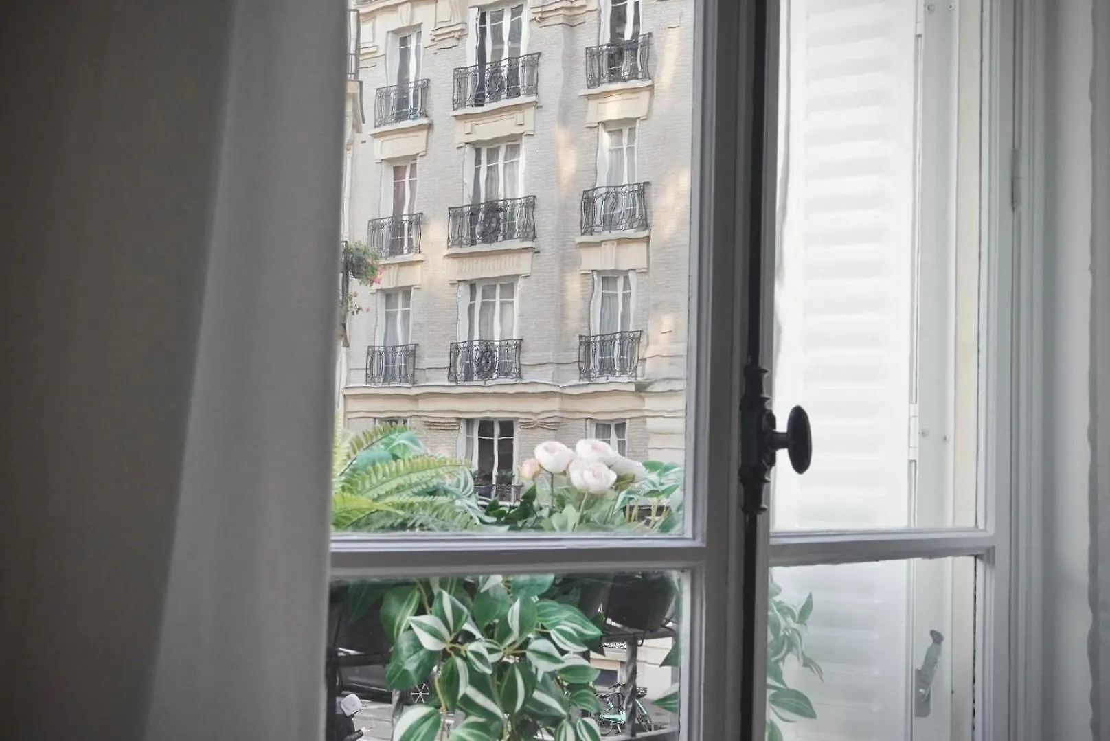 Splendid Artist Apartment 2P Paris France